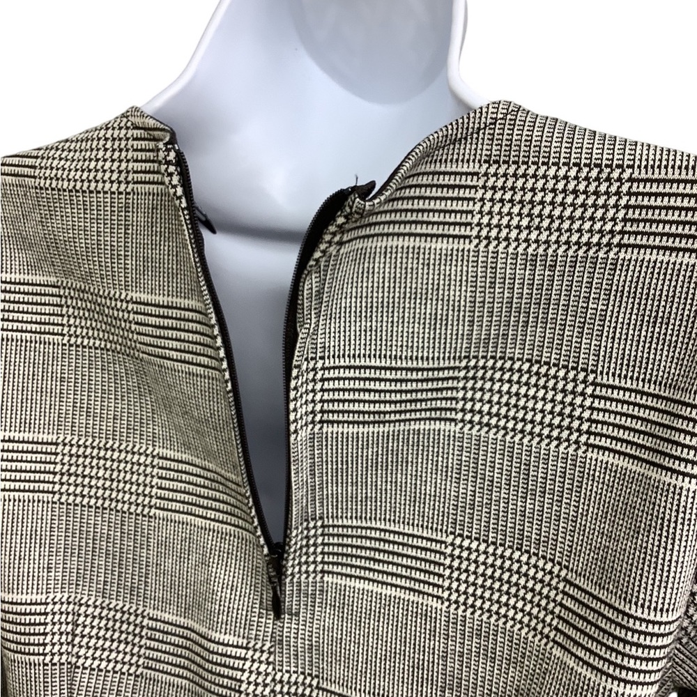 Divided Romper - Picture 4 of 5